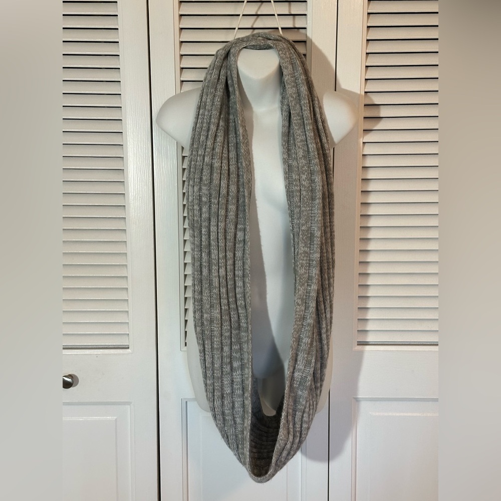 Hollister Heather Gray Infinity Scarf - Picture 2 of 4